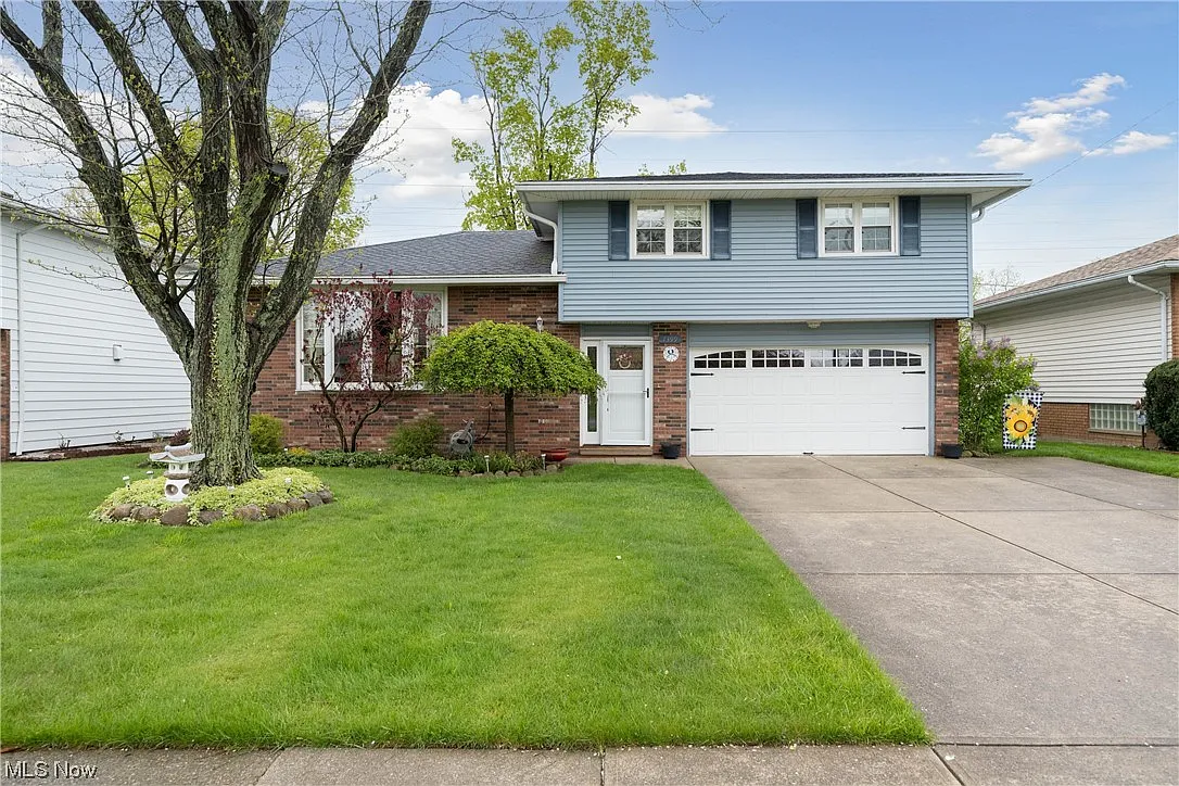 7399 Meadow Ln photo 1