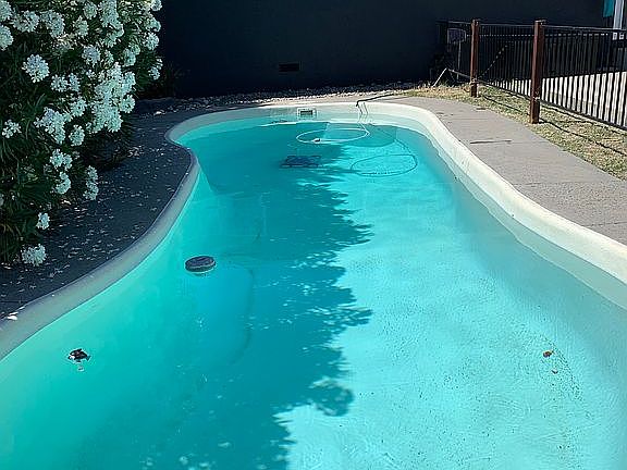 Gorgeous sparkly pool 