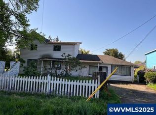 1514 E 7th St, Newberg, OR 97132