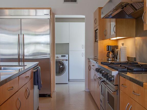 3rd image of 3213 Maplewood Ave