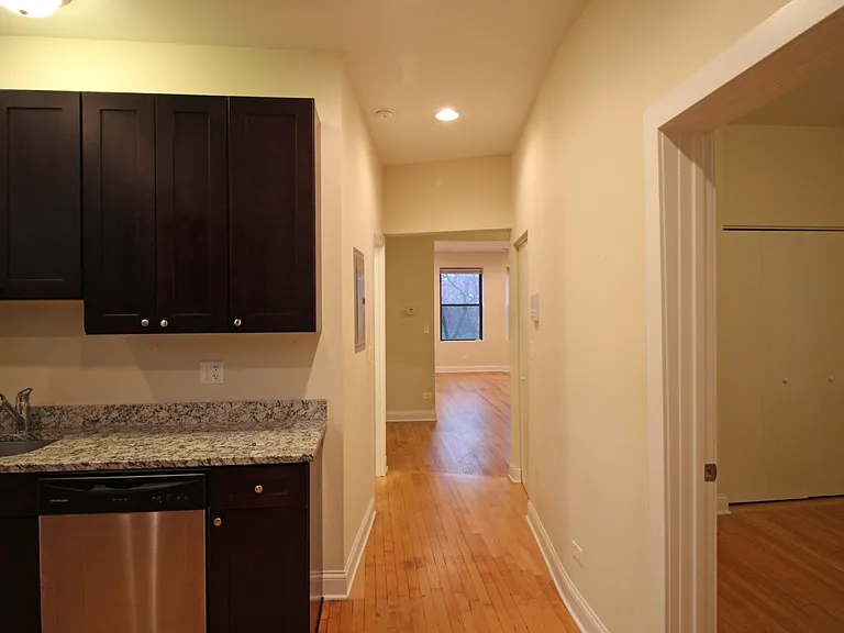 5407-09 N Ravenswood Ave — Photo 4