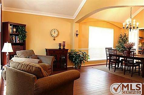 3rd image of 401 Fairway Meadows Dr