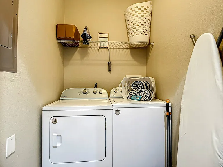 Beach Palm Ave — Photo 16
