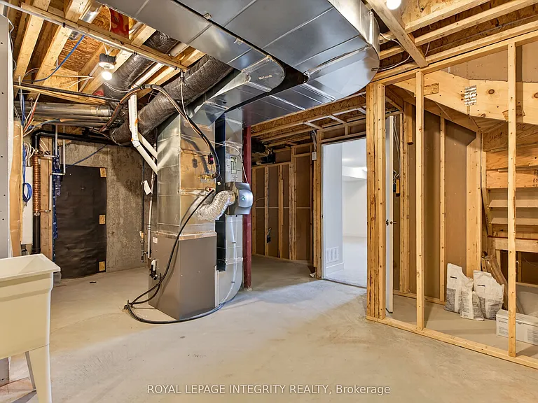 1132 Spoor St — Photo 37