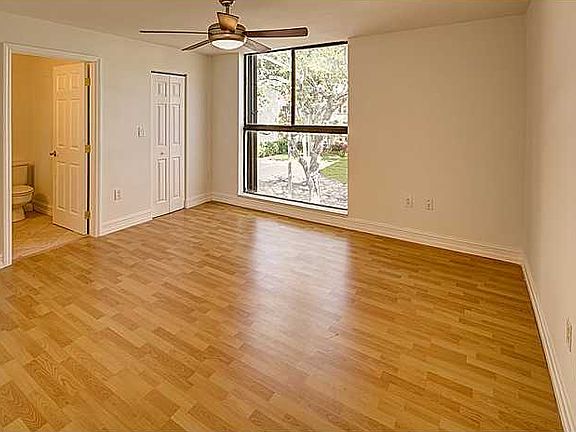 4th image of 3029 NE 183rd Ln #29