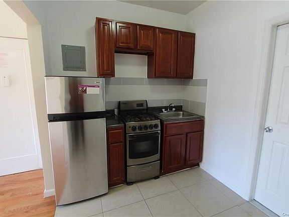 3rd image of 404 Riverdale Ave #D