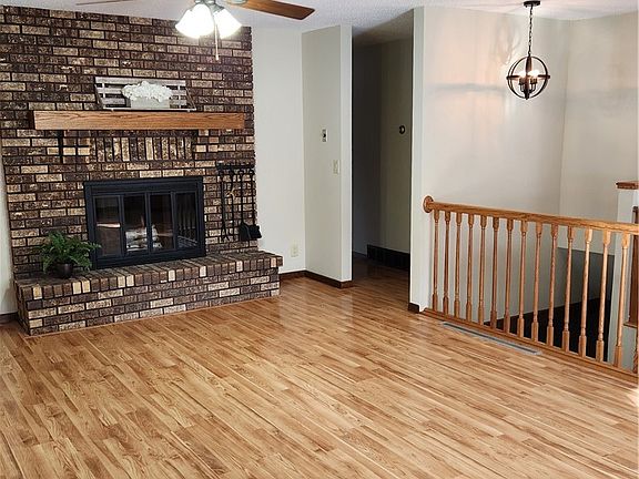 5th image of 471 Komro Court