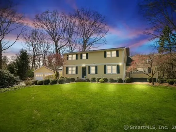 6 Pin Oak Lane, Norwalk, CT 06850