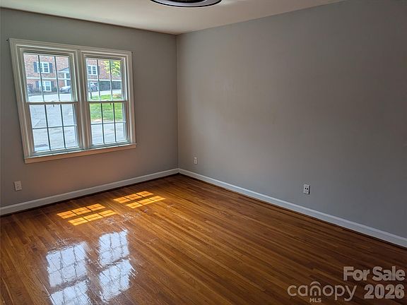 4th image of 916 McAlway Rd APT D