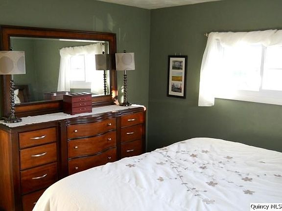 Home for Sale in Quincy, IL $89,500