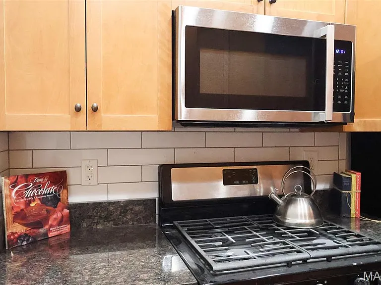 757 Syracuse Ave #1N — Photo 7
