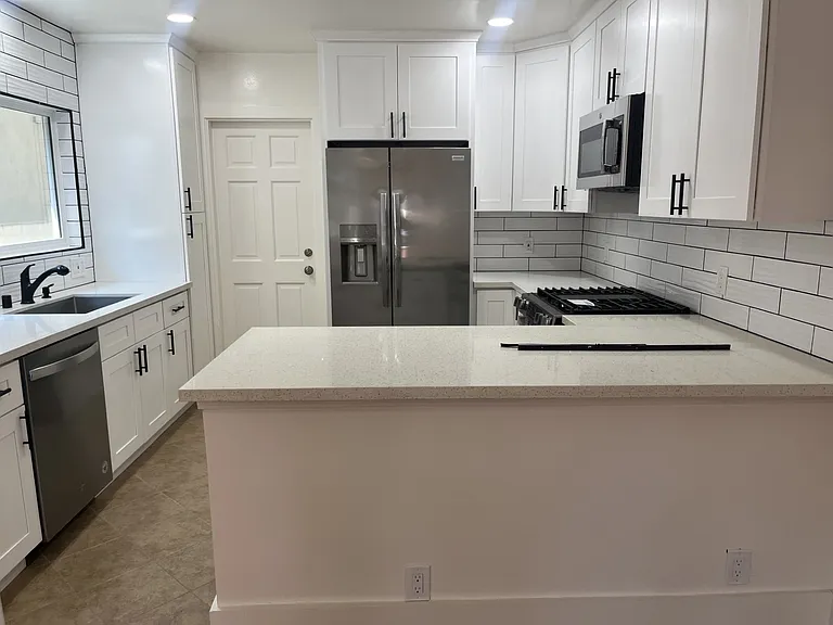 207 Nieto Ave — Photo 10