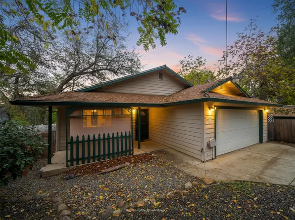3035 West St, Redding, CA 96001