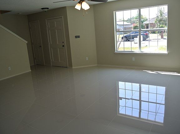 5th image of 3108 Ozark Ave