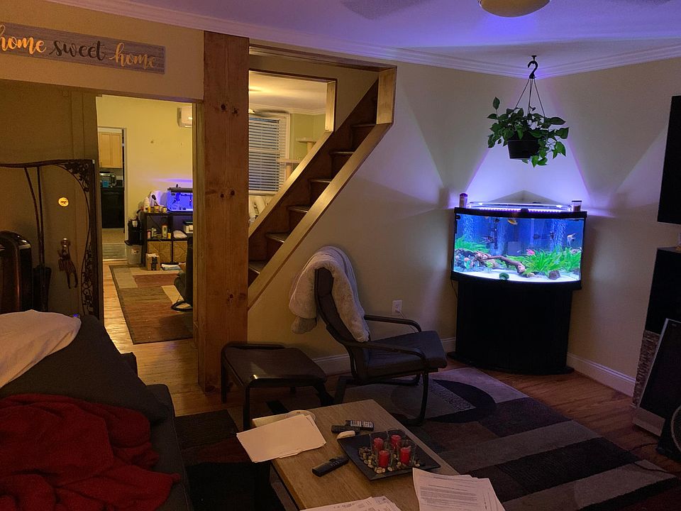 Open staircase to 2nd floor