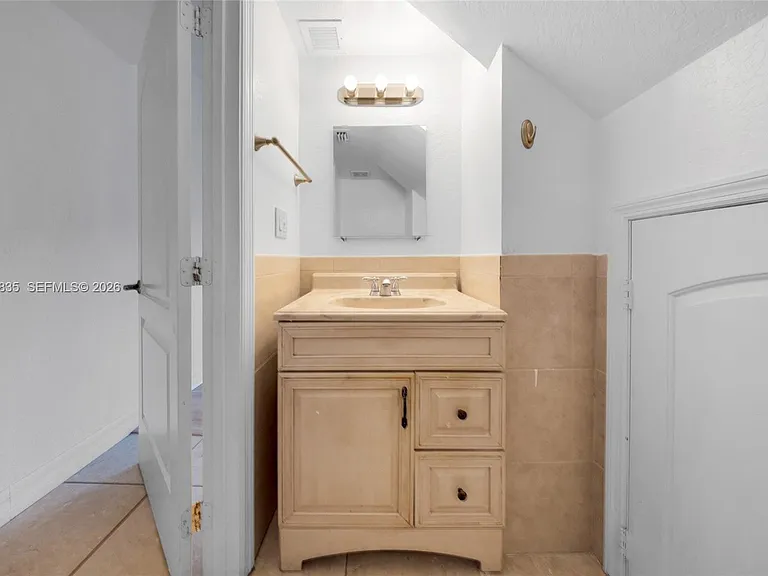7801 Hispanola Ave #4 — Photo 43