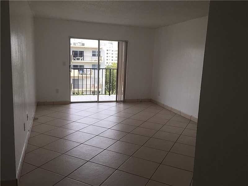1st image of 18200 Atlantic Blvd
