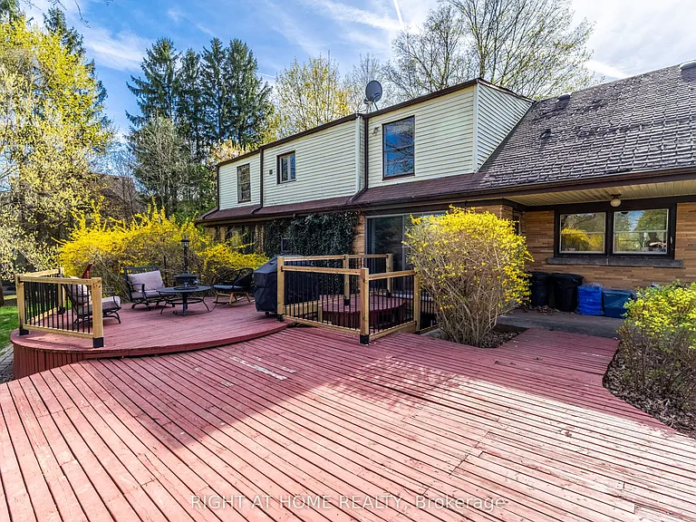67 Saint Margarets Rd — Photo 42