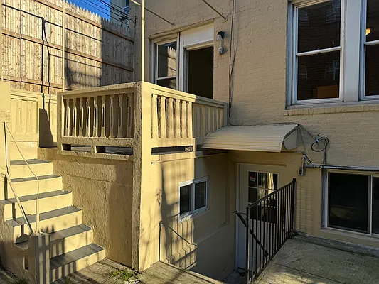 Rented by ABCO Commercial Properties, LLC | media 18