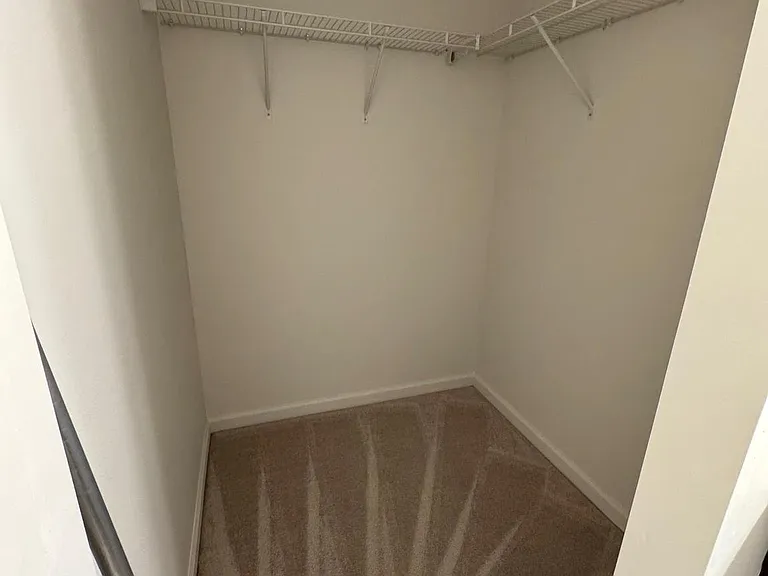 20 Marsh Ln — Photo 6