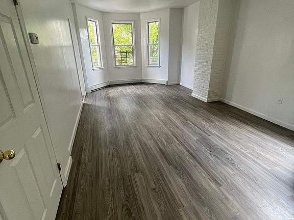 5th image of 217 Benziger Ave Floor 2