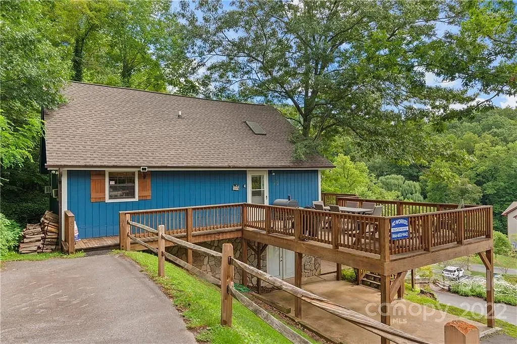 4 bed, 1714 sqft, $2,200 — Photo 1