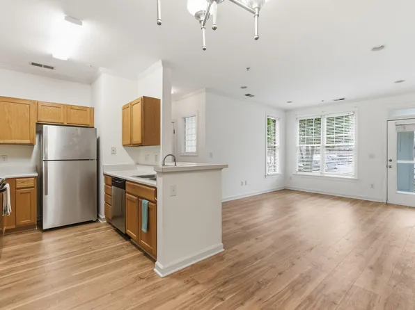 703 Copperline Dr Unit 201, Chapel Hill, NC 27516