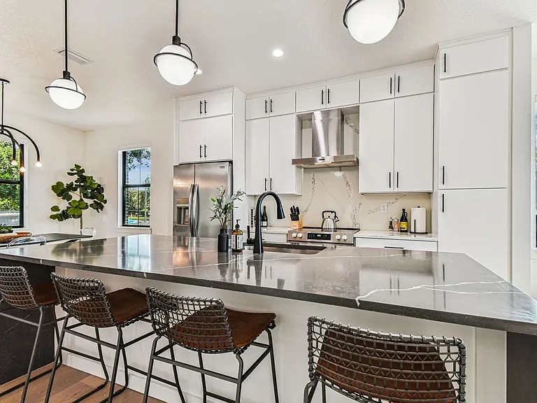 1218 E Kay St #21 — Photo 4