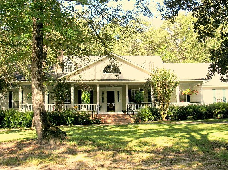 1st image of 2829 NE Stallings Dr