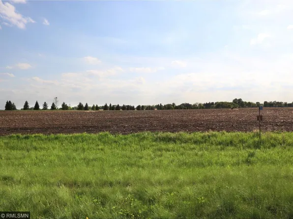 35926 Sharon Prairie Dr, Le Sueur, MN 56058