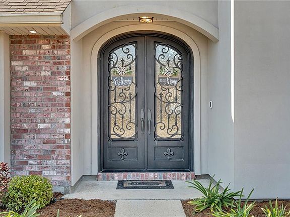 5th image of 104 Live Oak Ln
