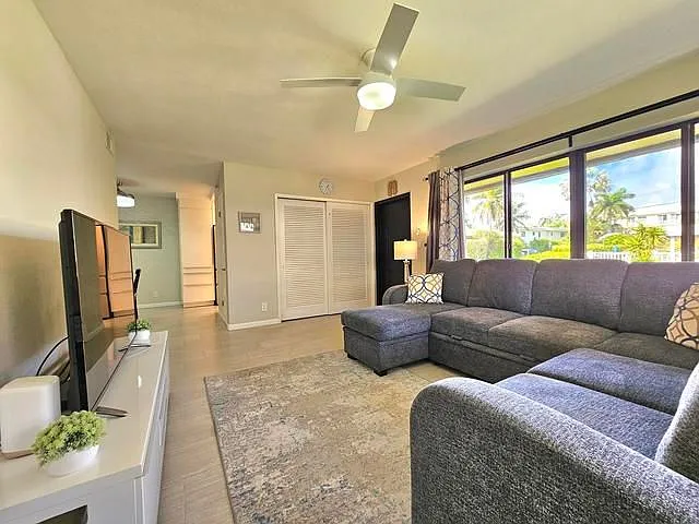 1 bed, 1.0 bath, 736 sqft, $1,995 — Photo 3