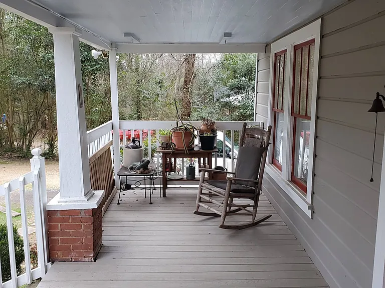 220 Johnson Dr — Photo 5