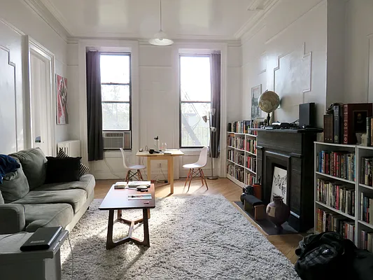 Rented by Space Real Estate | media 2