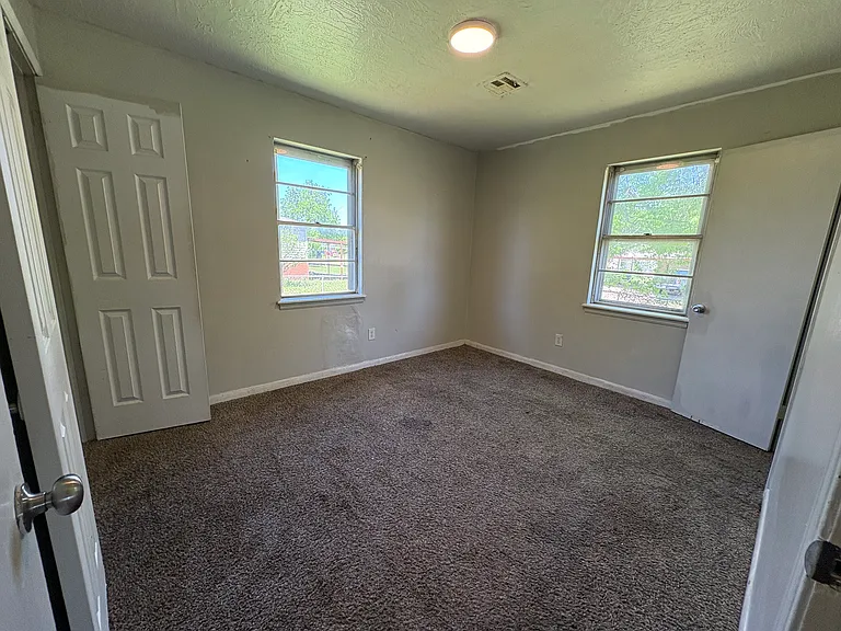 6921 Sears Ter — Photo 11
