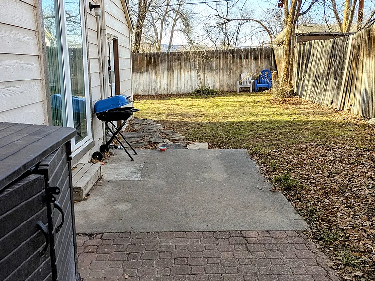 Aspen St — Photo 26