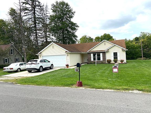 2nd image of 5323 N Lake Dr