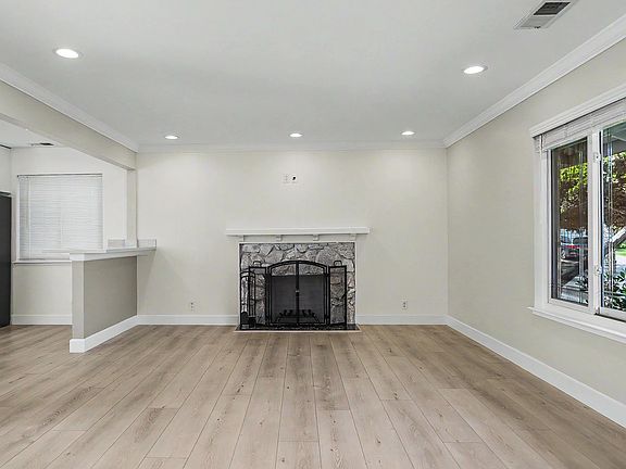 5th image of 1658 York St