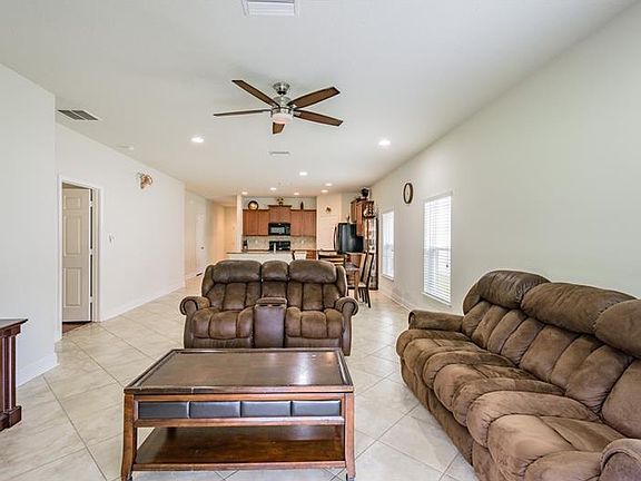 3rd image of 3131 Winglewood Cir