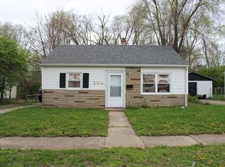 304 Crystal Lake Dr, Urbana, IL 61801