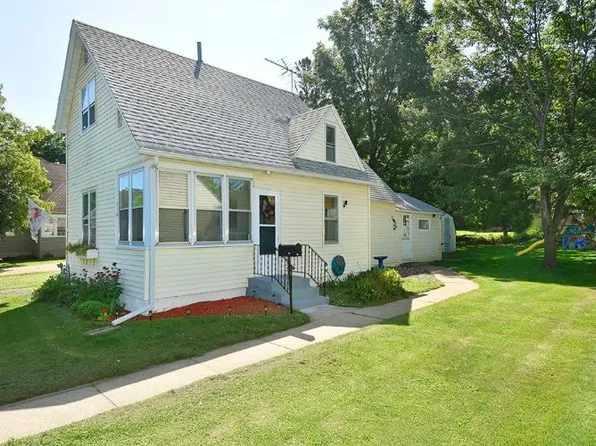 210 7th St E, Northfield, MN 55057