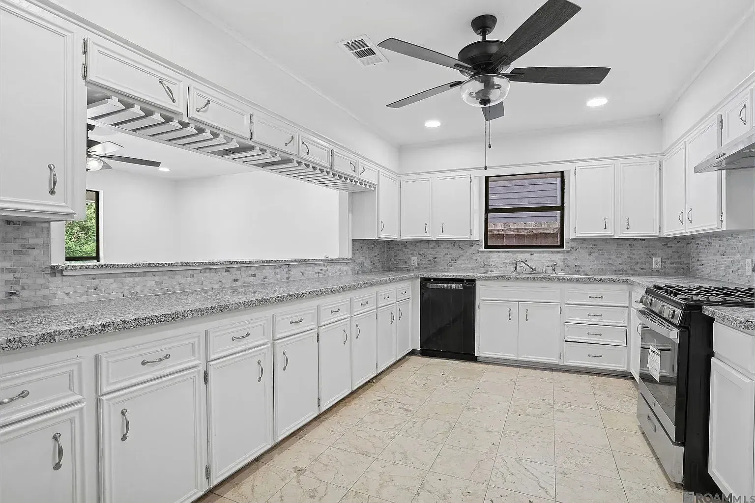 4 bed, 1600 sqft, $1,800 — Photo 1