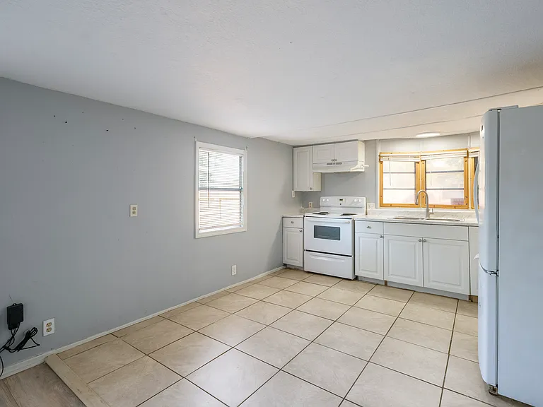 4239 Memphis Ave — Photo 15
