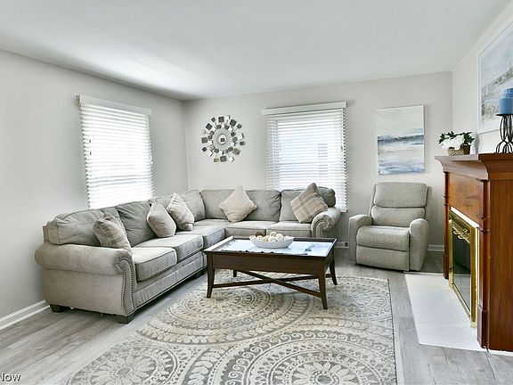4th image of 190 Kenmore Ave SE