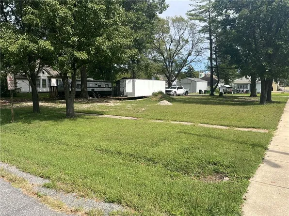 115 W 7th St, Wellsville, KS 66092