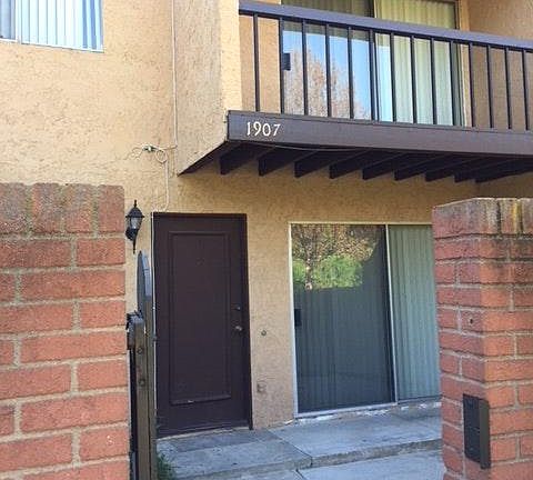 Front entrance & Patio