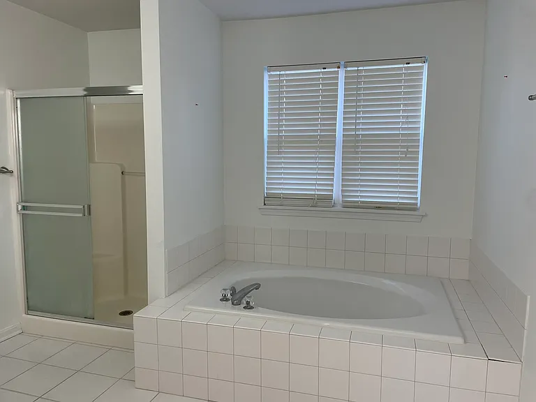 1670 Highmeadow Ln — Photo 22