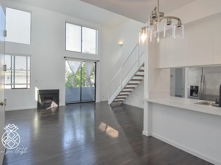 1727 Glendon Ave #208 — Photo 12