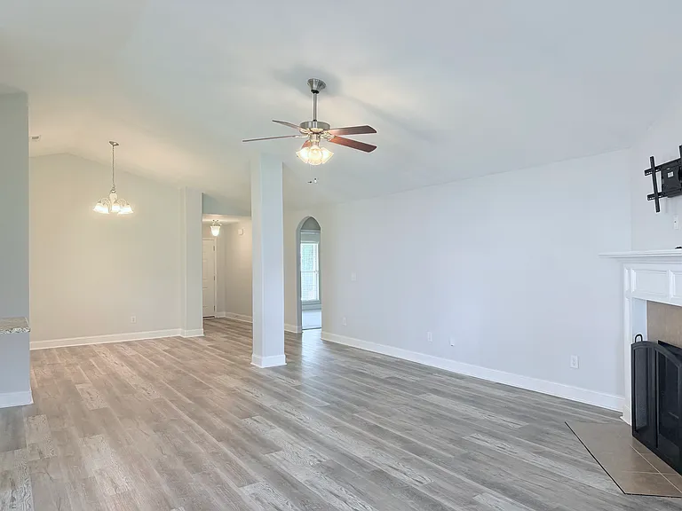 247 Harold Murphy Dr — Photo 7