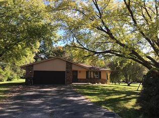 4023 Fox Hills Dr, Rockford, IL 61101